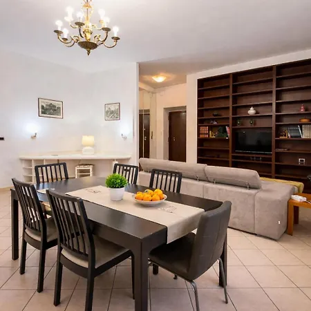 -colosseum 15 Min -trastevere, Free Wi-fi And A-c Apartman *
